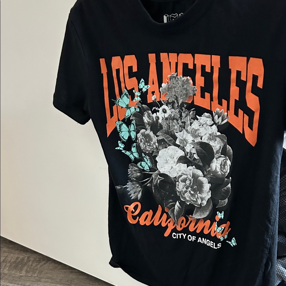 Woman graphic tee - Picture 4 of 4